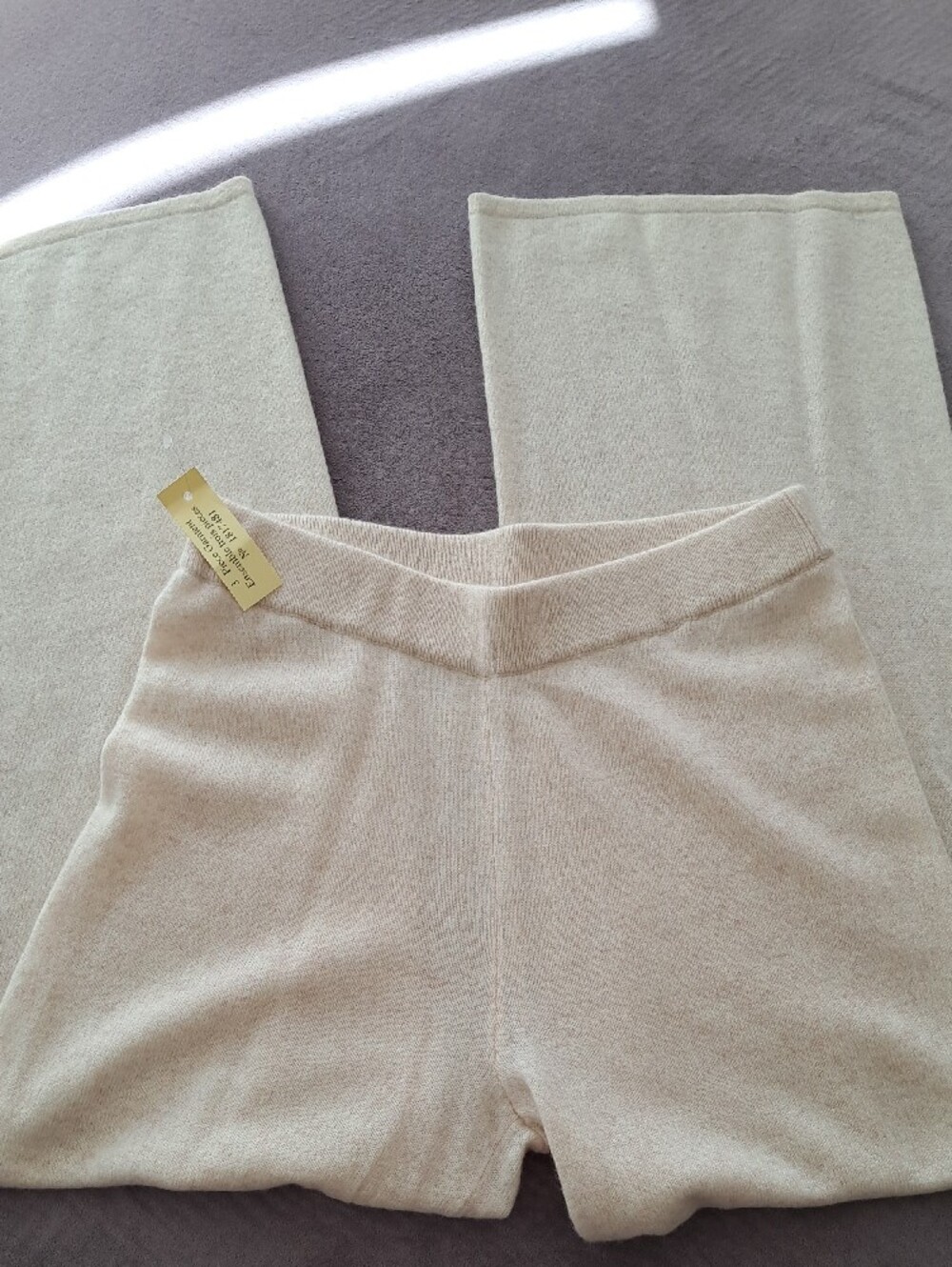 Cashmere 3 Piece Lounge Set - Picture 5 of 6